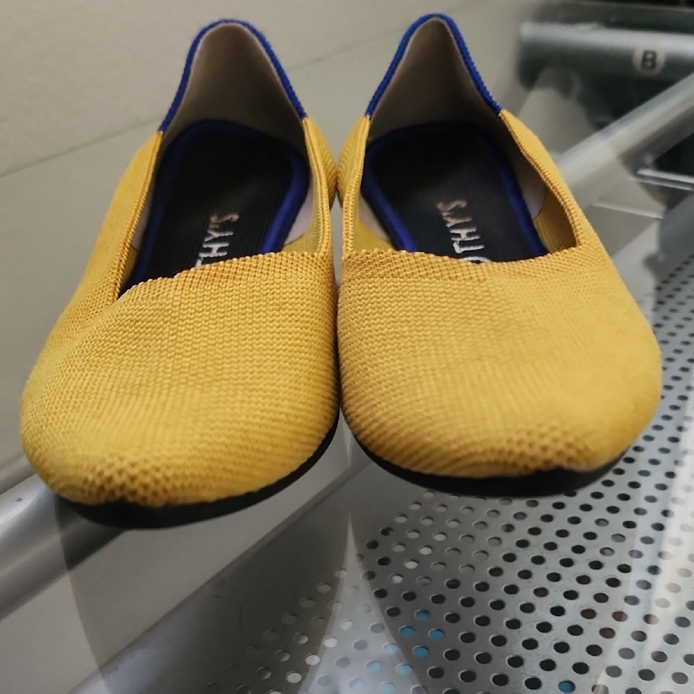 Rothy’s The Point flats in vibrant yellow knit — comfy, washable & eco-friendly - Picture 5 of 7
